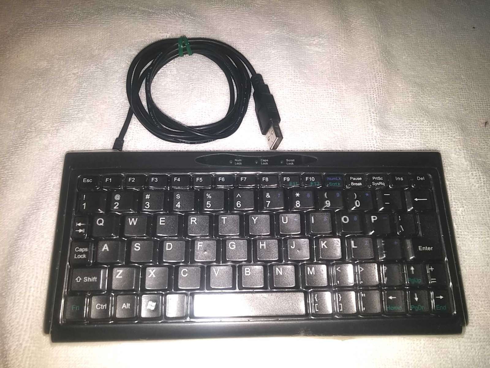 Solidtek ASK-3100BU Mini USB Keyboard